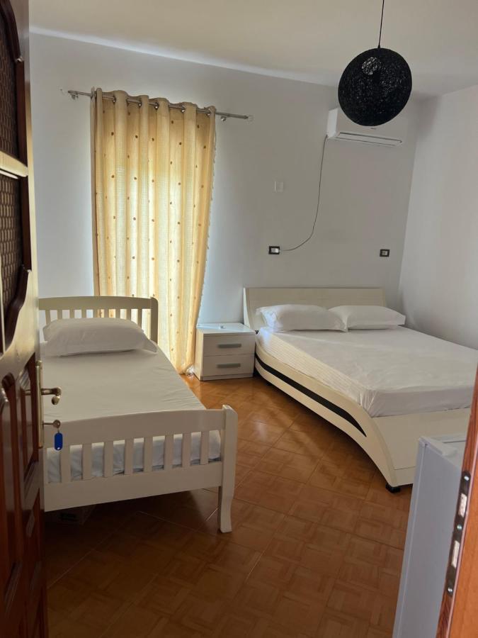 Rooms For Rent Habipi Vlore Bagian luar foto