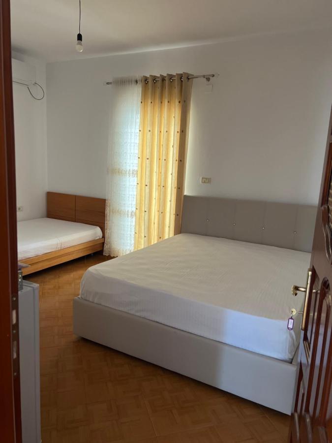 Rooms For Rent Habipi Vlore Bagian luar foto