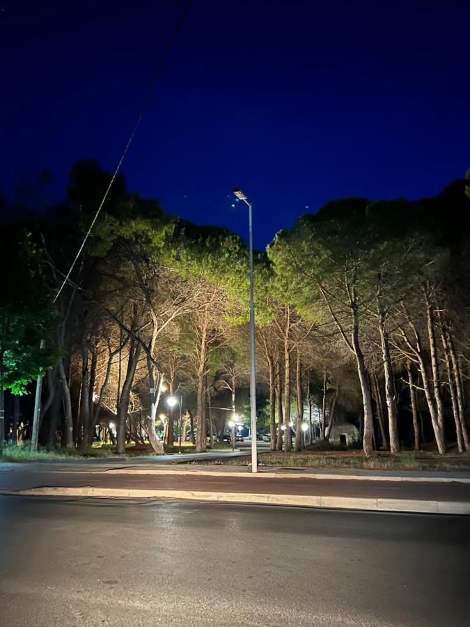 Rooms For Rent Habipi Vlore Bagian luar foto