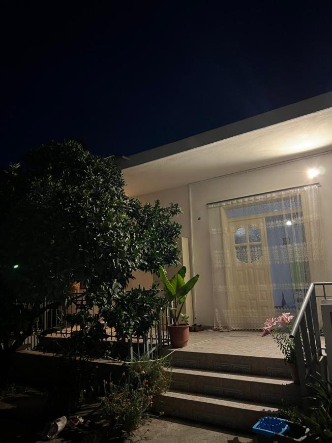 Rooms For Rent Habipi Vlore Bagian luar foto