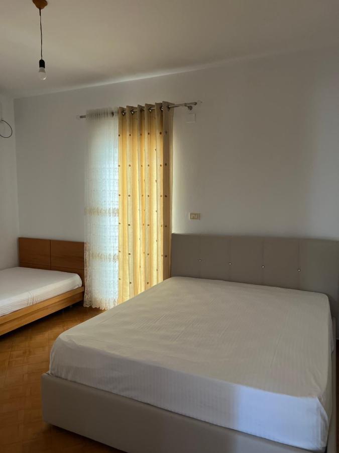 Rooms For Rent Habipi Vlore Bagian luar foto